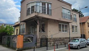 Poslovna zgrada 270 m2